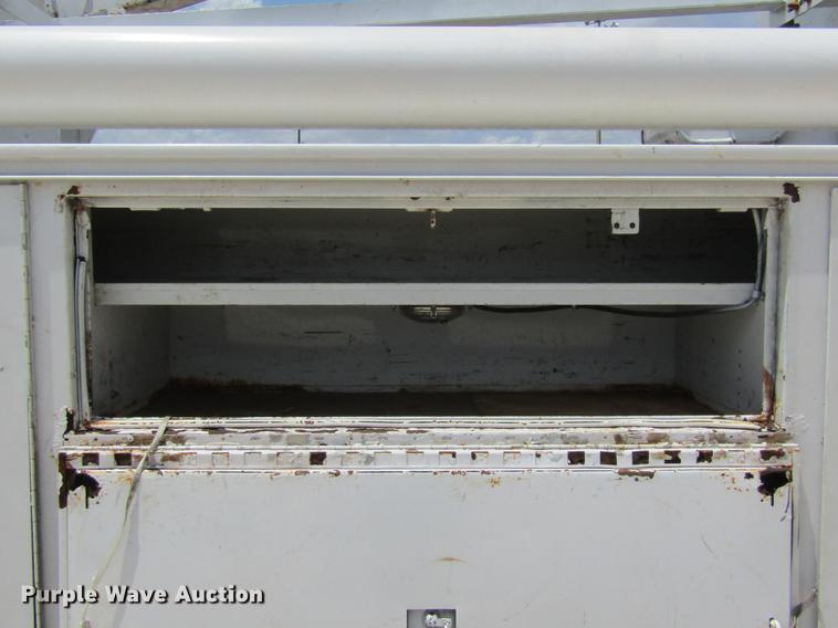 image for item DC7906 2006 Ford F450 XL Super Duty bucket truck