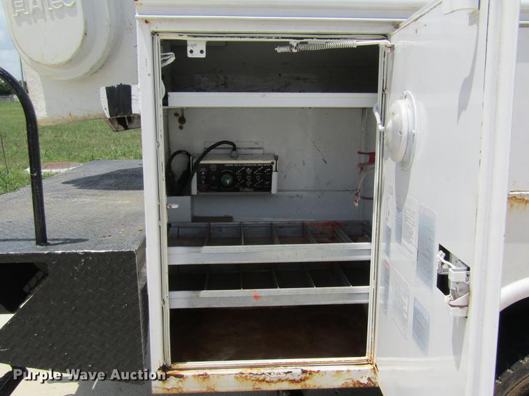 image for item DC7906 2006 Ford F450 XL Super Duty bucket truck