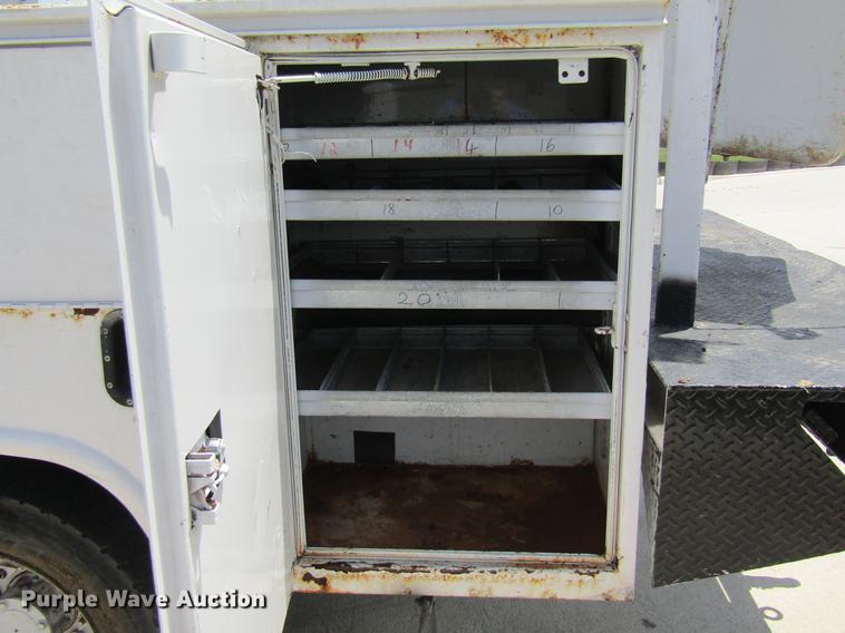 image for item DC7906 2006 Ford F450 XL Super Duty bucket truck