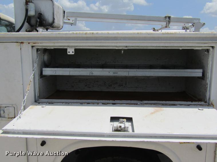 image for item DC7906 2006 Ford F450 XL Super Duty bucket truck