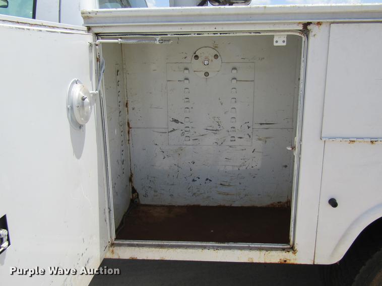 image for item DC7906 2006 Ford F450 XL Super Duty bucket truck