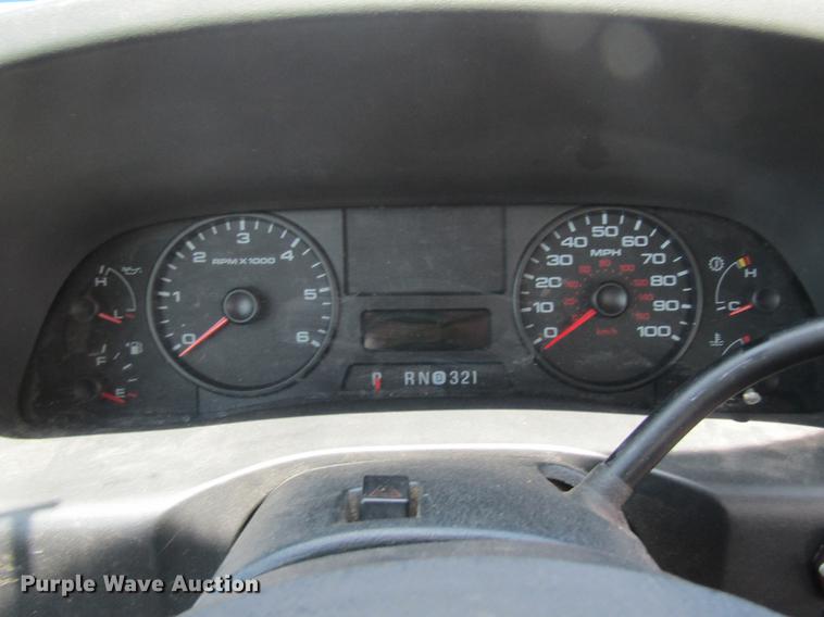 image for item DC7906 2006 Ford F450 XL Super Duty bucket truck