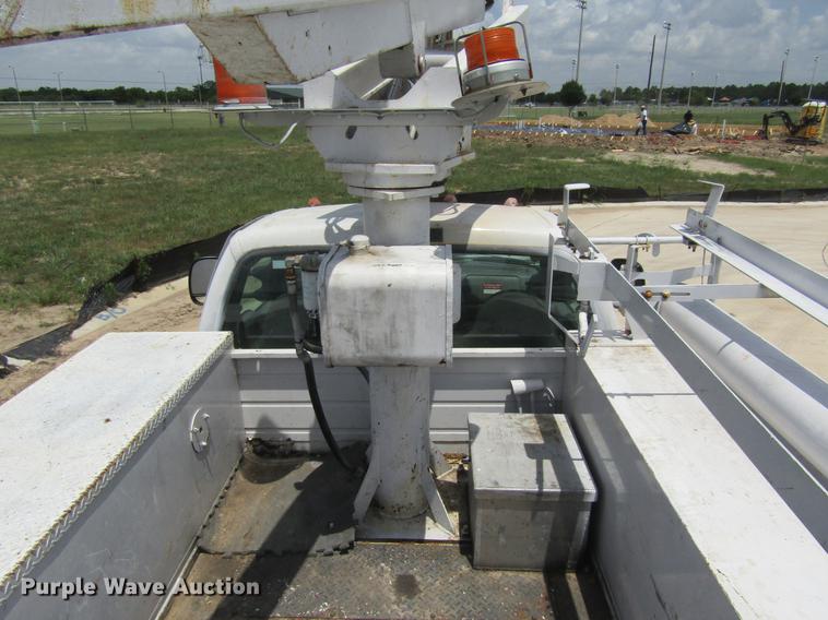 image for item DC7906 2006 Ford F450 XL Super Duty bucket truck