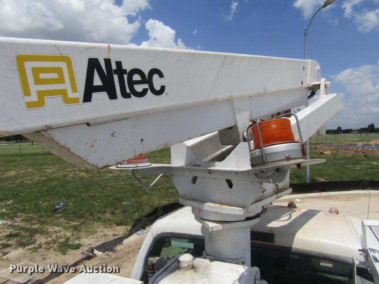 image for item DC7906 2006 Ford F450 XL Super Duty bucket truck