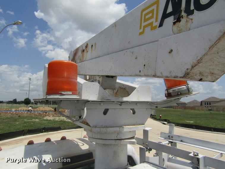 image for item DC7906 2006 Ford F450 XL Super Duty bucket truck