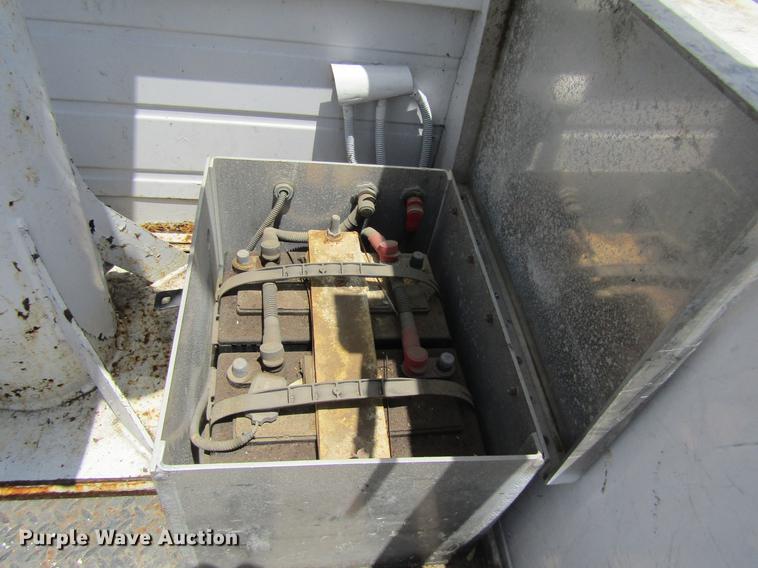 image for item DC7906 2006 Ford F450 XL Super Duty bucket truck