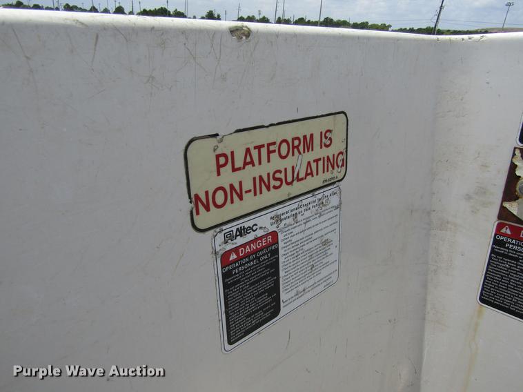 image for item DC7906 2006 Ford F450 XL Super Duty bucket truck