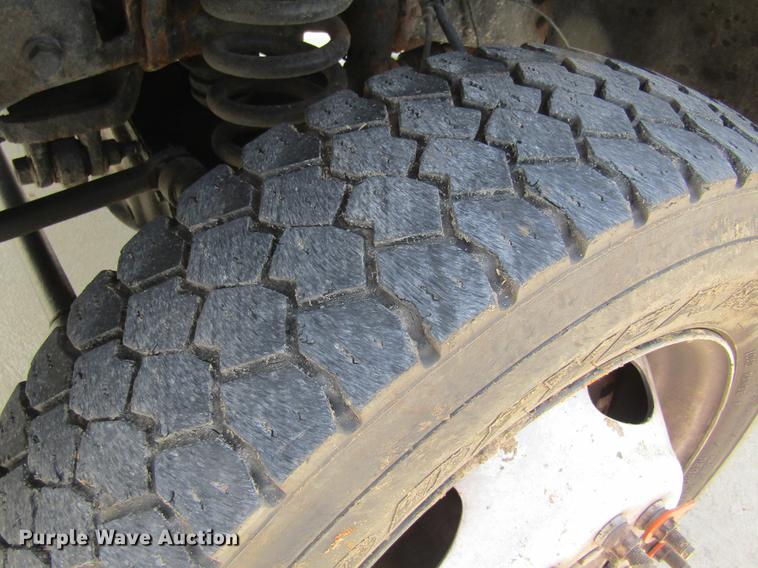 image for item DC7906 2006 Ford F450 XL Super Duty bucket truck