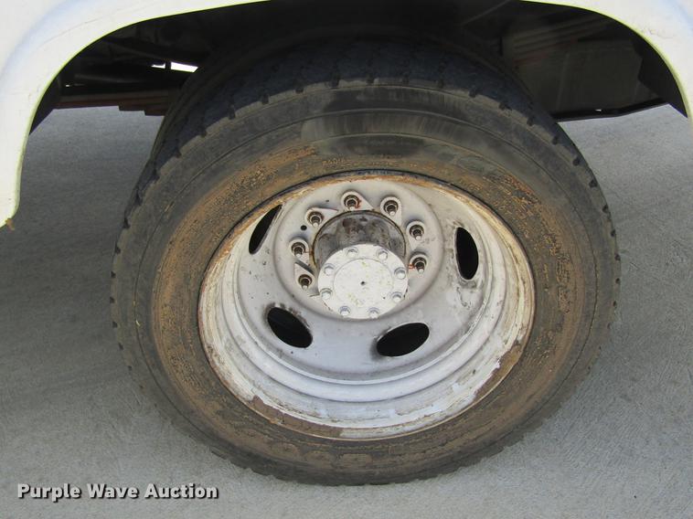 image for item DC7906 2006 Ford F450 XL Super Duty bucket truck