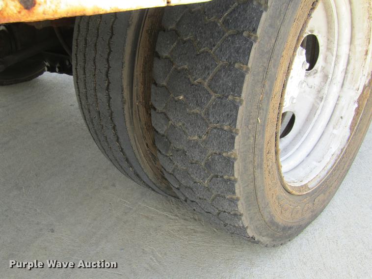 image for item DC7906 2006 Ford F450 XL Super Duty bucket truck