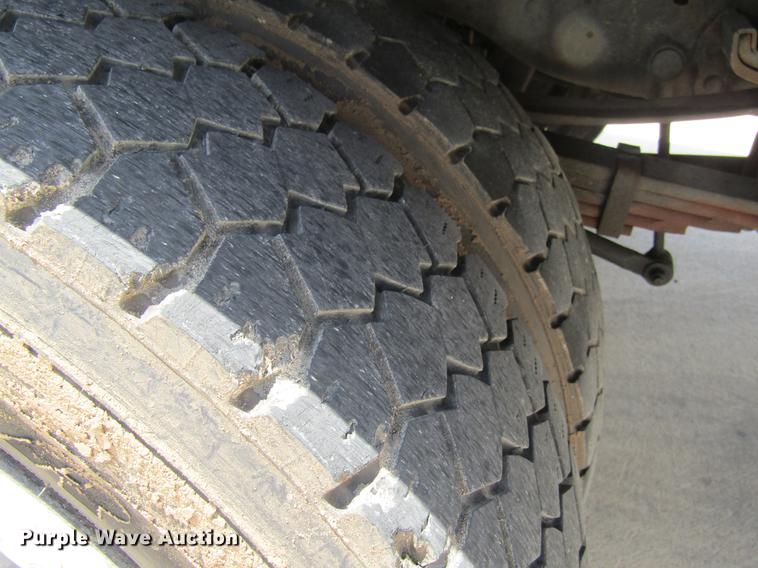 image for item DC7906 2006 Ford F450 XL Super Duty bucket truck