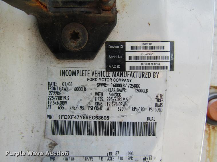 image for item DC7906 2006 Ford F450 XL Super Duty bucket truck