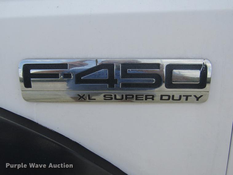image for item DC7906 2006 Ford F450 XL Super Duty bucket truck