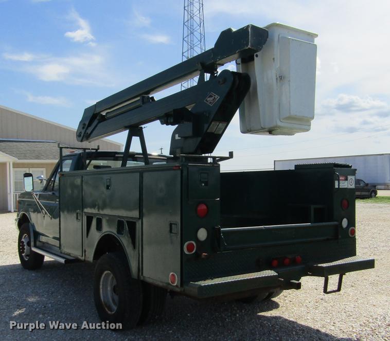 image for item DD2682 1989 Ford F450 Super Duty bucket truck