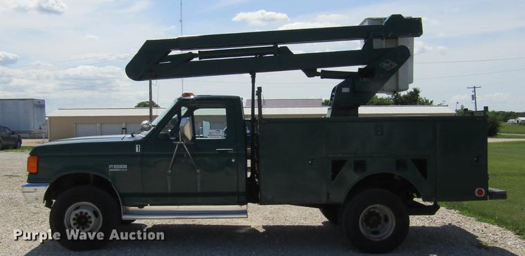 image for item DD2682 1989 Ford F450 Super Duty bucket truck