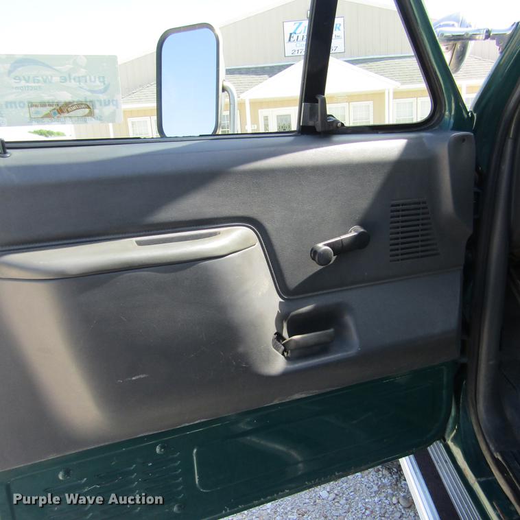 image for item DD2682 1989 Ford F450 Super Duty bucket truck