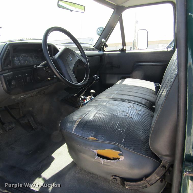 image for item DD2682 1989 Ford F450 Super Duty bucket truck