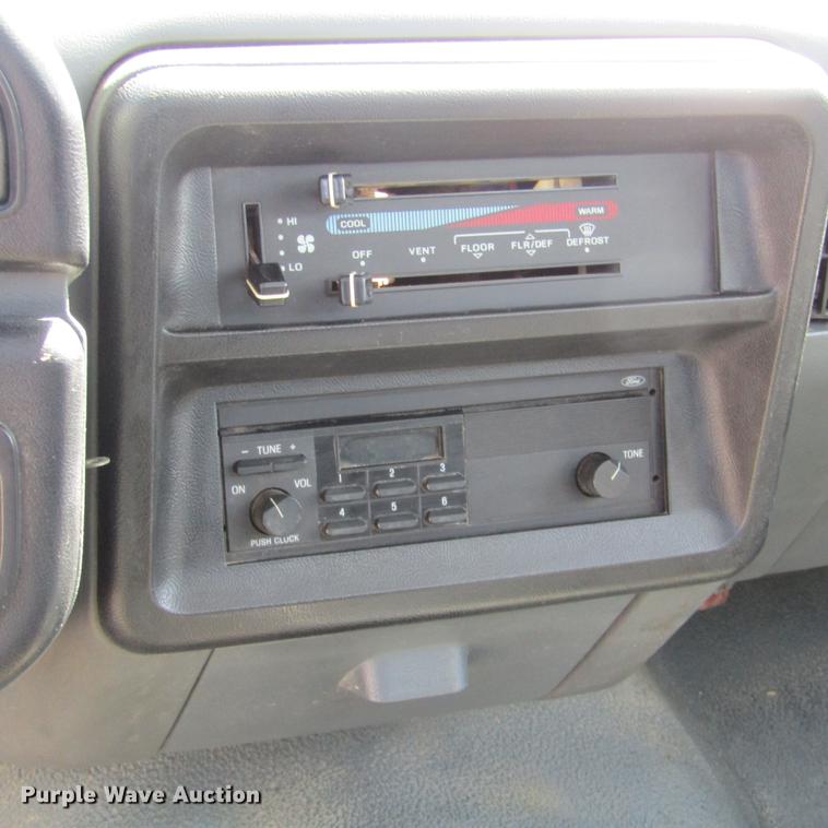 image for item DD2682 1989 Ford F450 Super Duty bucket truck