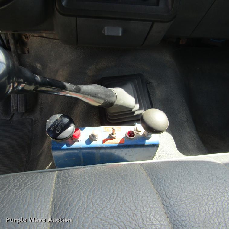 image for item DD2682 1989 Ford F450 Super Duty bucket truck