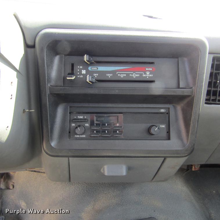 image for item DD2682 1989 Ford F450 Super Duty bucket truck