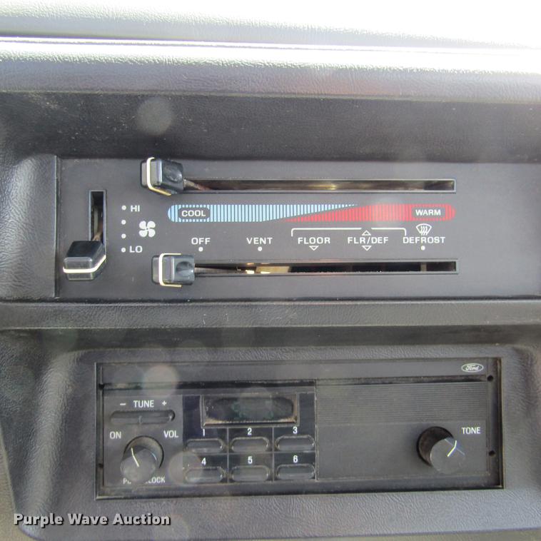 image for item DD2682 1989 Ford F450 Super Duty bucket truck