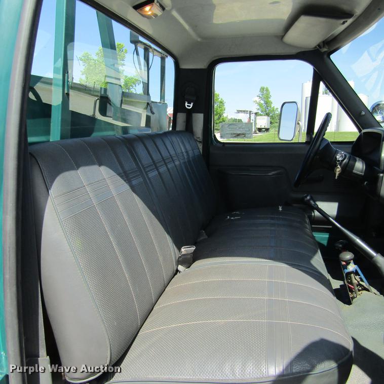 image for item DD2682 1989 Ford F450 Super Duty bucket truck