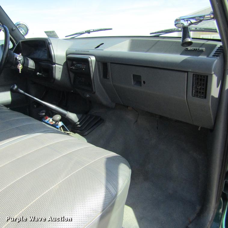 image for item DD2682 1989 Ford F450 Super Duty bucket truck