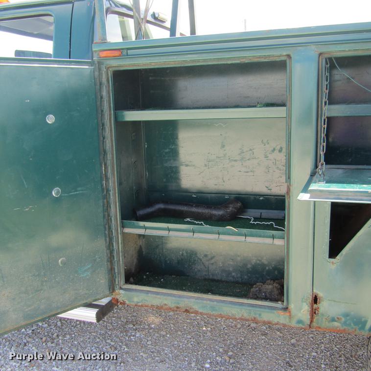 image for item DD2682 1989 Ford F450 Super Duty bucket truck