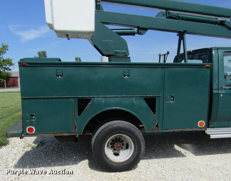 image for item DD2682 1989 Ford F450 Super Duty bucket truck