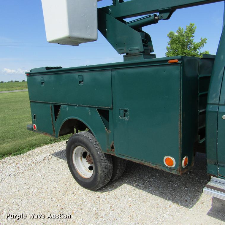 image for item DD2682 1989 Ford F450 Super Duty bucket truck