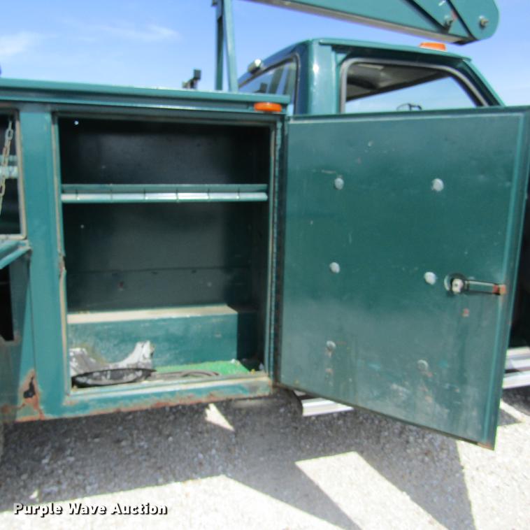 image for item DD2682 1989 Ford F450 Super Duty bucket truck