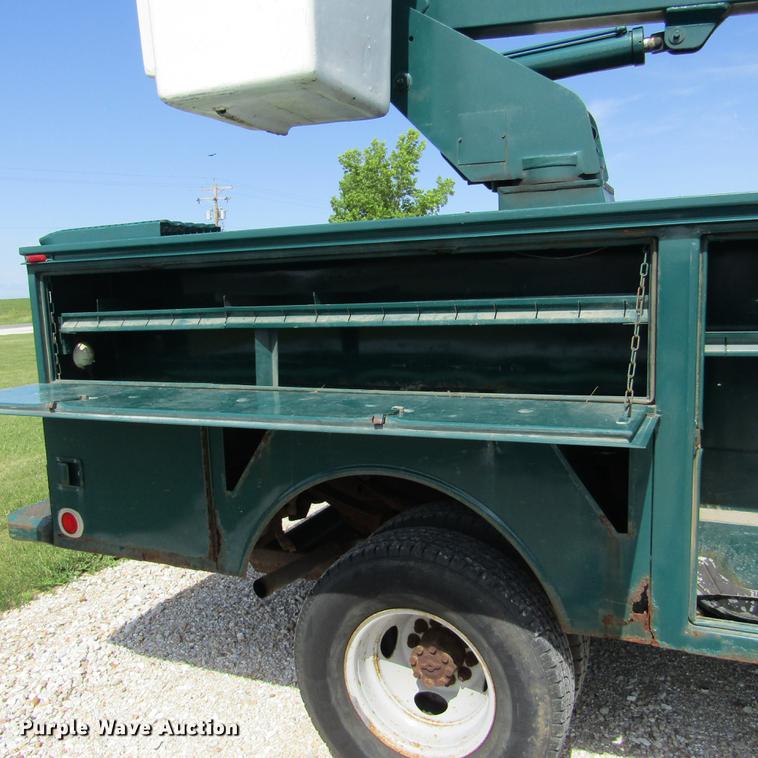 image for item DD2682 1989 Ford F450 Super Duty bucket truck
