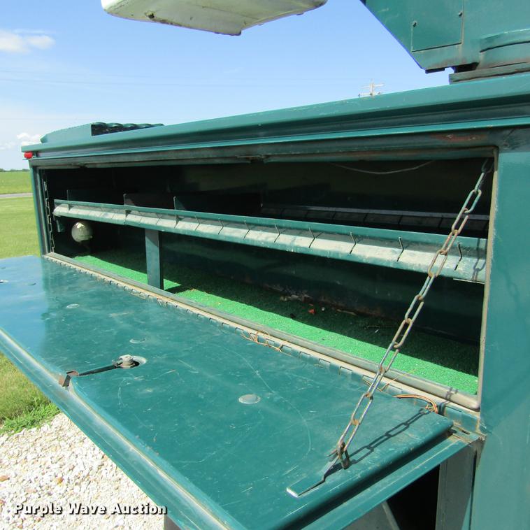 image for item DD2682 1989 Ford F450 Super Duty bucket truck