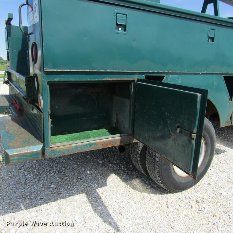 image for item DD2682 1989 Ford F450 Super Duty bucket truck