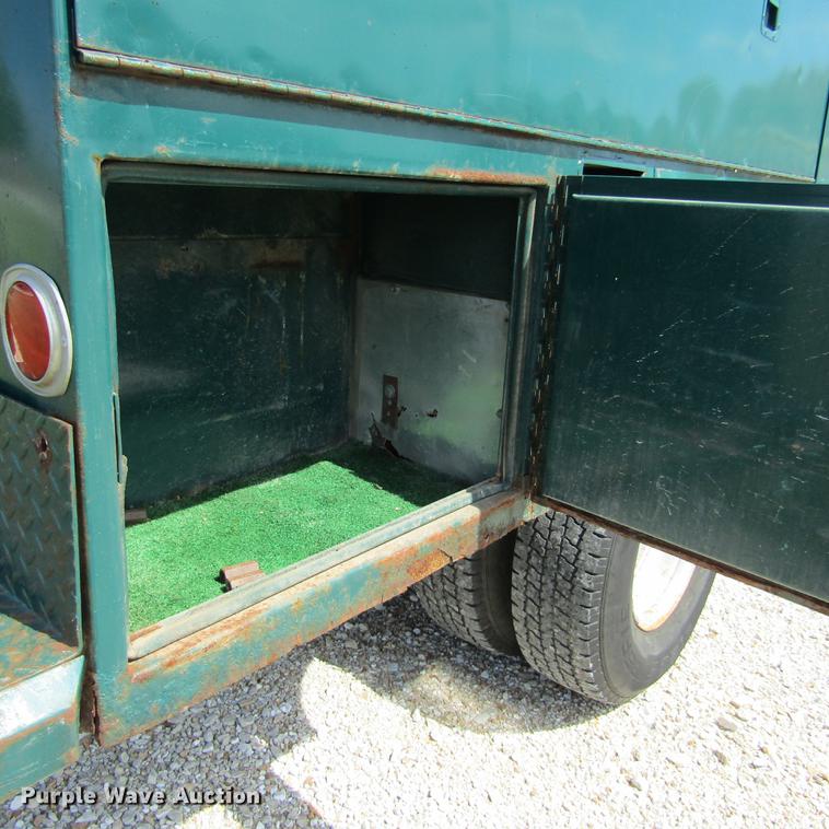 image for item DD2682 1989 Ford F450 Super Duty bucket truck