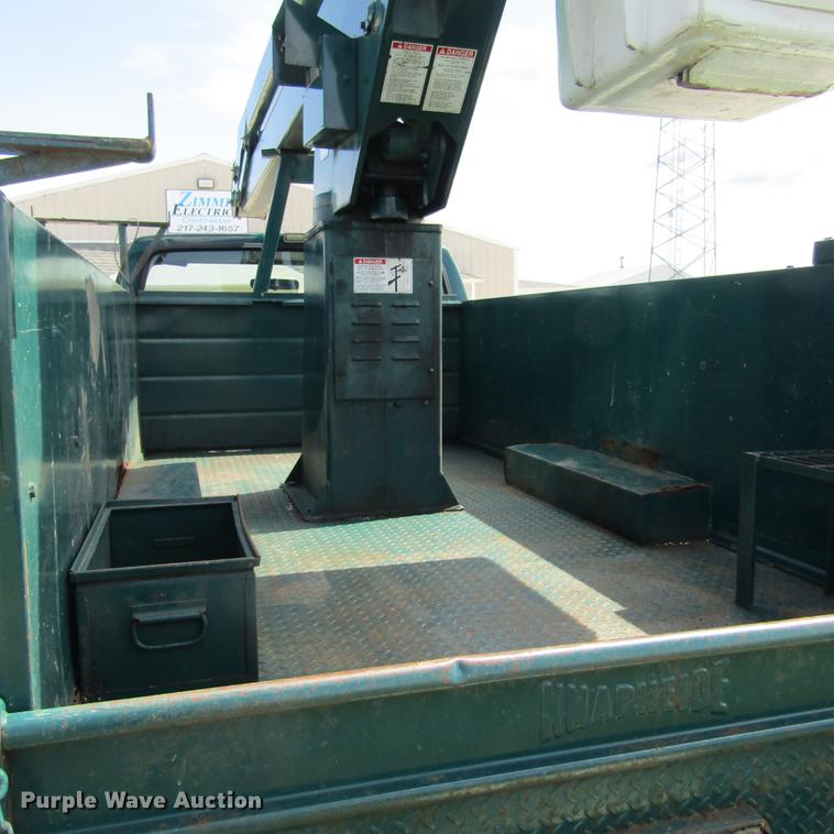 image for item DD2682 1989 Ford F450 Super Duty bucket truck