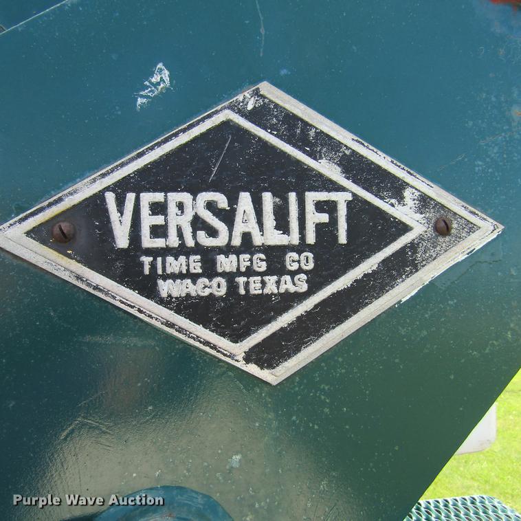 image for item DD2682 1989 Ford F450 Super Duty bucket truck