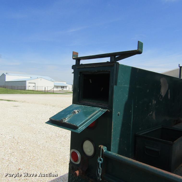 image for item DD2682 1989 Ford F450 Super Duty bucket truck