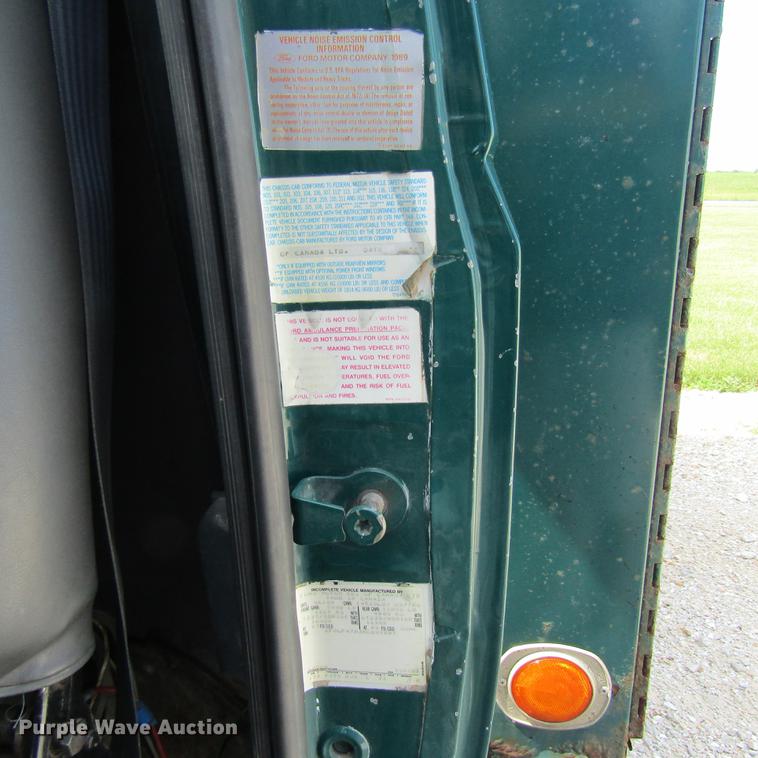 image for item DD2682 1989 Ford F450 Super Duty bucket truck