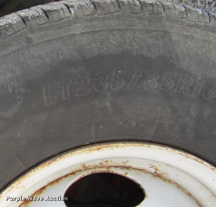 image for item DD2682 1989 Ford F450 Super Duty bucket truck