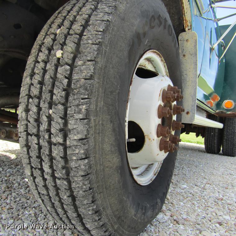 image for item DD2682 1989 Ford F450 Super Duty bucket truck