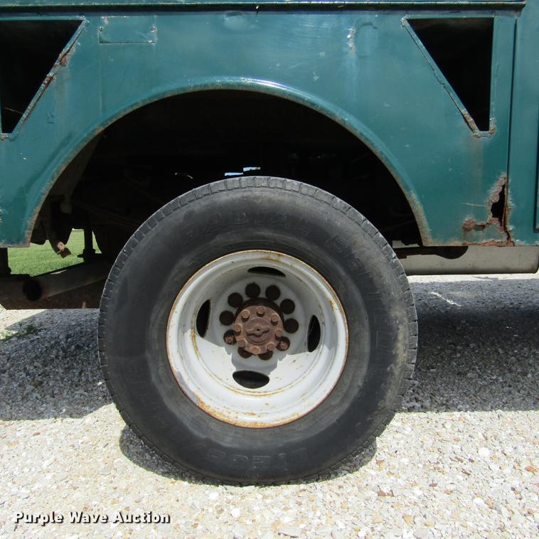 image for item DD2682 1989 Ford F450 Super Duty bucket truck