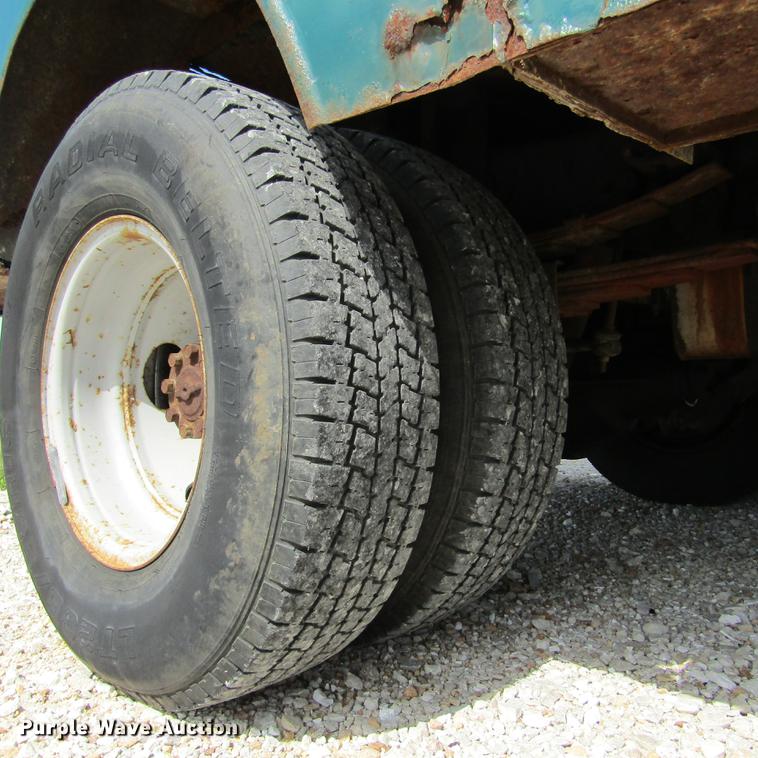 image for item DD2682 1989 Ford F450 Super Duty bucket truck