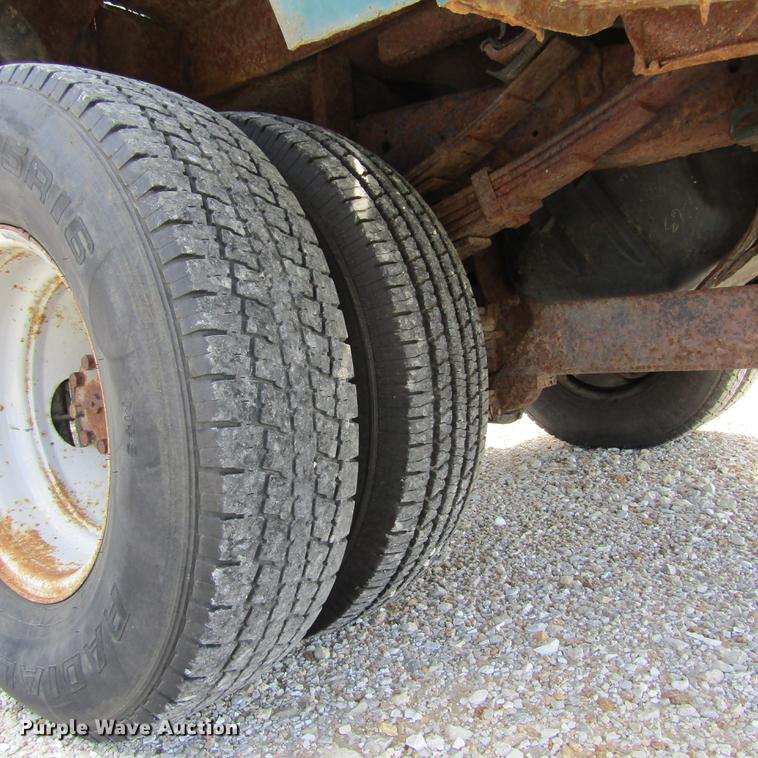 image for item DD2682 1989 Ford F450 Super Duty bucket truck