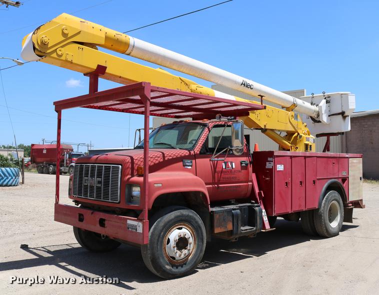 image for item DD4265 1997 GMC C7500 bucket truck