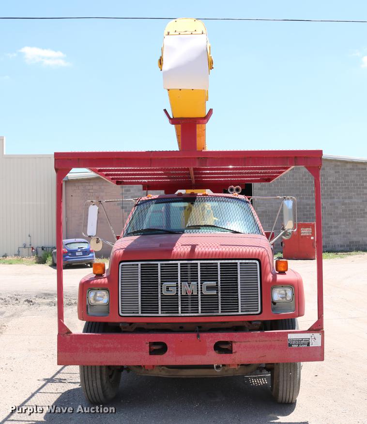 image for item DD4265 1997 GMC C7500 bucket truck