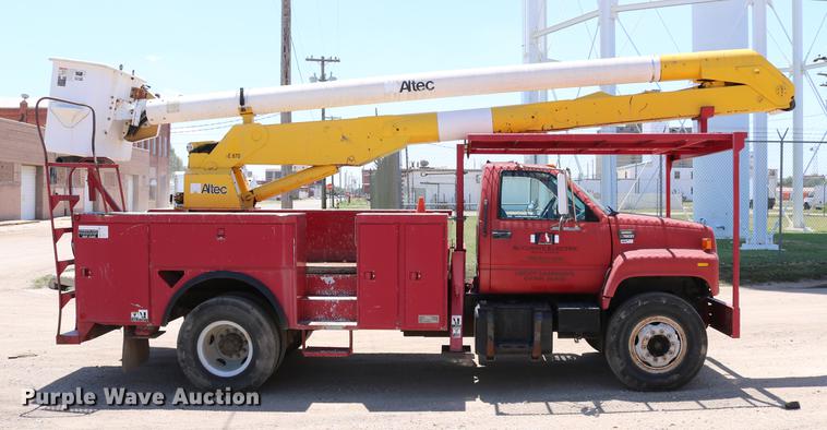 image for item DD4265 1997 GMC C7500 bucket truck