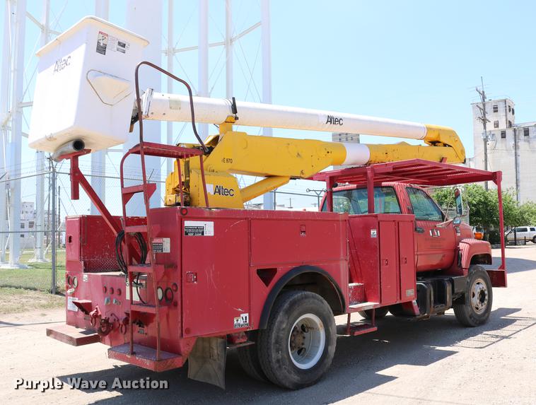 image for item DD4265 1997 GMC C7500 bucket truck