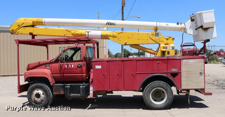 image for item DD4265 1997 GMC C7500 bucket truck