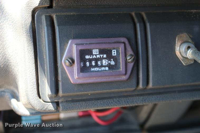 image for item DD4265 1997 GMC C7500 bucket truck